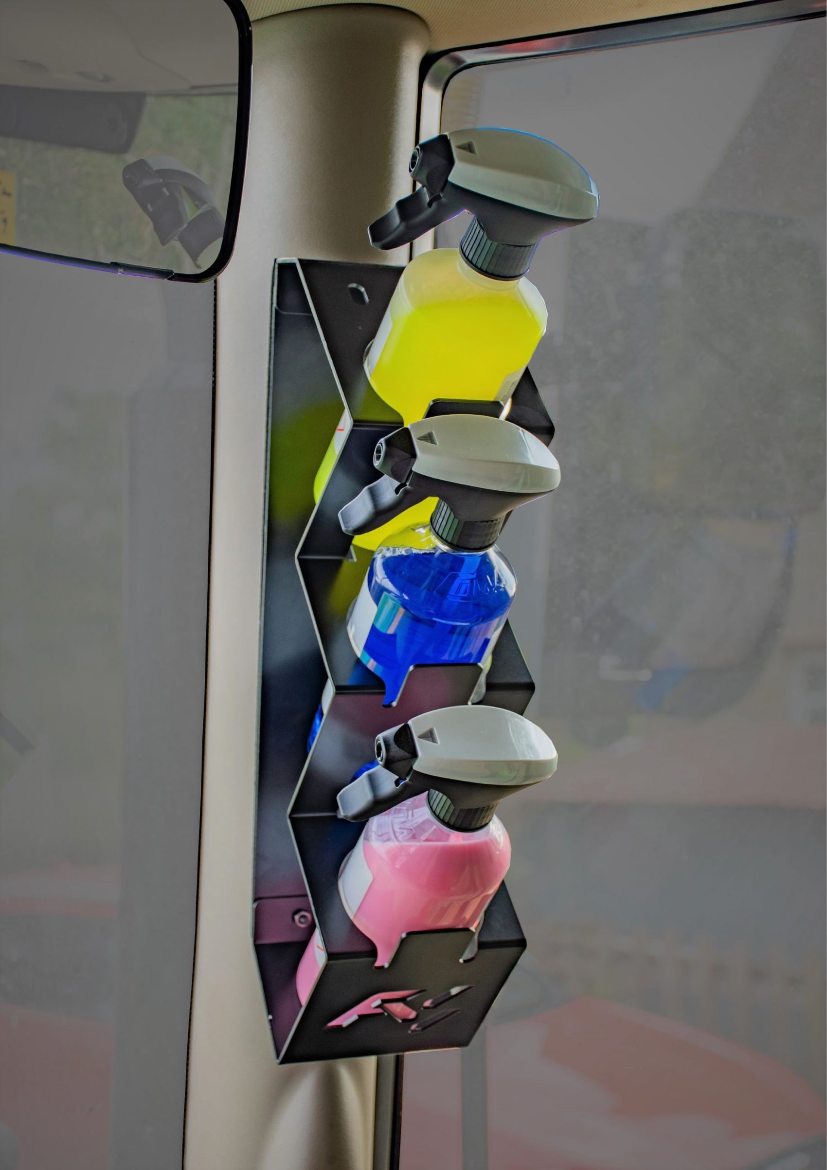 Vertical Tractor 3 Bottles Holder