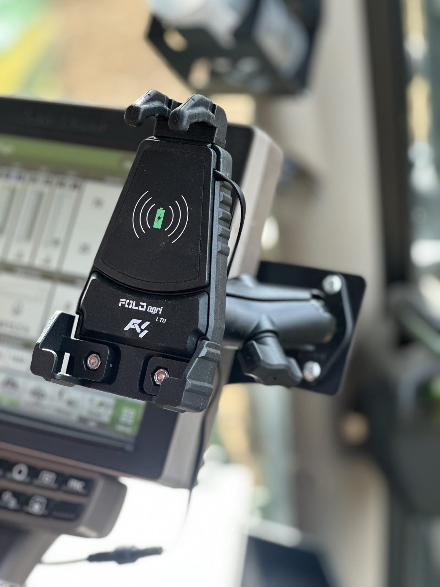 Wireless Charging Quick-Grip Tractor Phone Holder